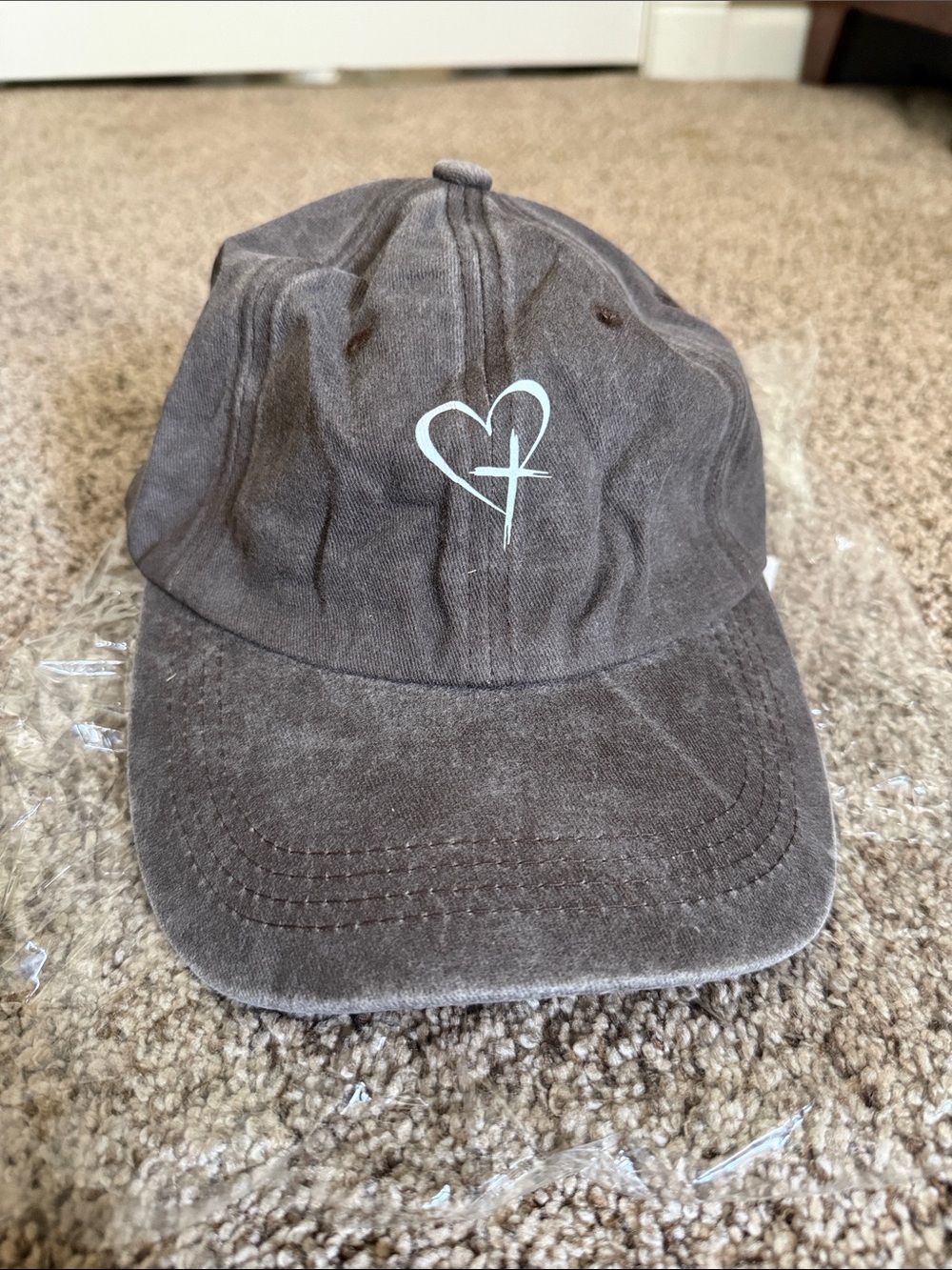 Ladies Casual Brown Heart Graphic Baseball Cap